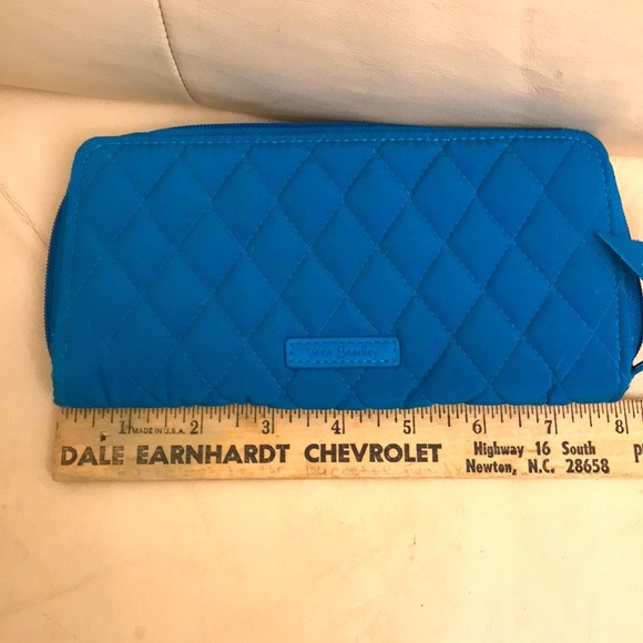 NWOT VERA BRADLEY BLUE QUILTED CROSSBODY PURSE WITH MATCHING WALLET - Picture 7 of 11